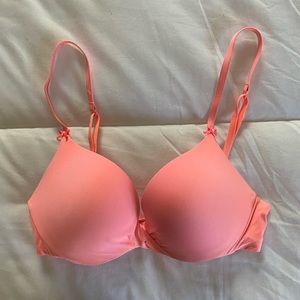 Victoria’s Secret 34B Coral Plunge Push-Up Bra